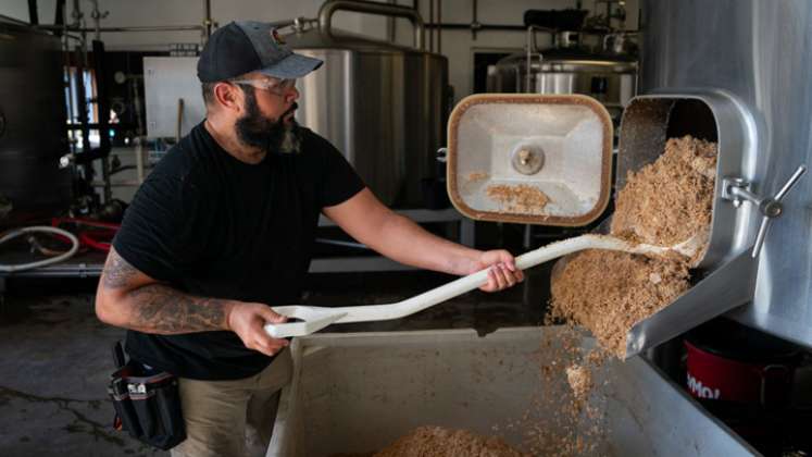 Una cerveza con agua reciclada busca sofocar la sequía en Estados Unidos