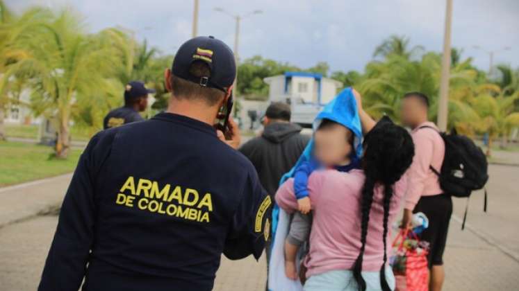 La Armada de Colombia rescató a 15 venezolanos, 6 chinos, un argentino y un colombiano al sur de la isla de San Andrés. (Fotos: Suministradas por la Armada de Colombia)