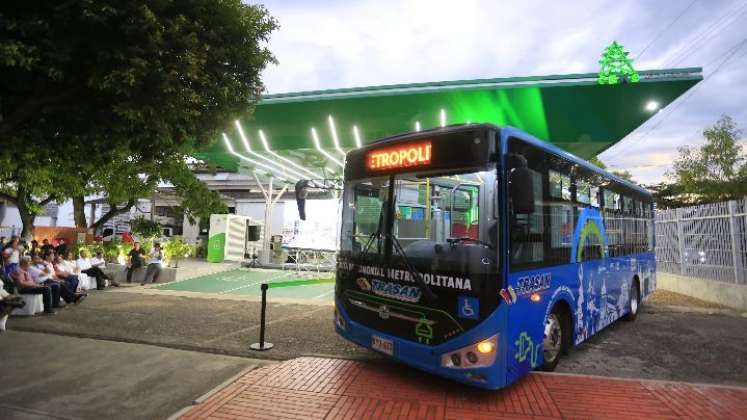 Para poder suministrar la energía al bus eléctrico CENS realizó una inversión cercana a los 160 millones de pesos. / Foto: Nicolás Mojica. 