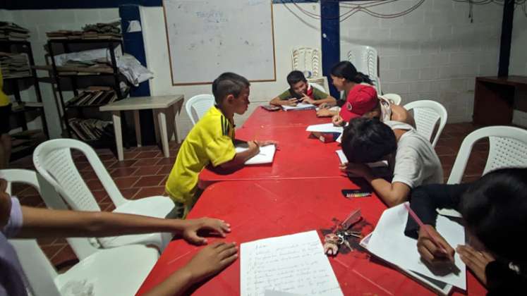 Niños de Colombia Uno concursan en Trazos de paz