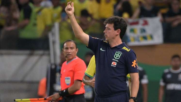 Fernando Diniz,  técnico campeón de la Libertadores con Fluminense, no le han salido bien las cosas con la selección de mayores de Brasil.