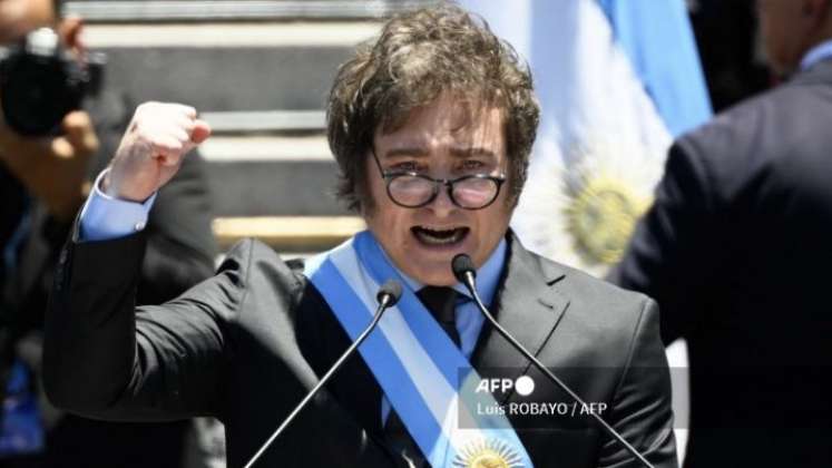 Milei promete un “shock” económico al asumir la presidencia de Argentina