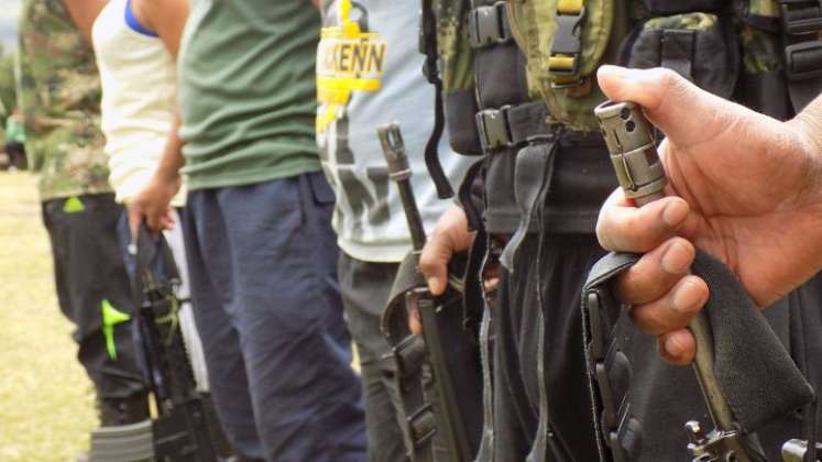 Grupos armados ilegales ofrecen regalos de aguinaldo para reclutar niños/Foto La Opinión