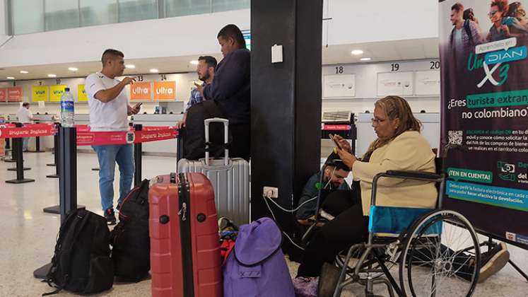 Estas fueron las escenas del 28 de febrero, en el aeropuerto de Cúcuta, por la salida de Viva. Foto Leonardo Favio Oliveros/La Opinión
