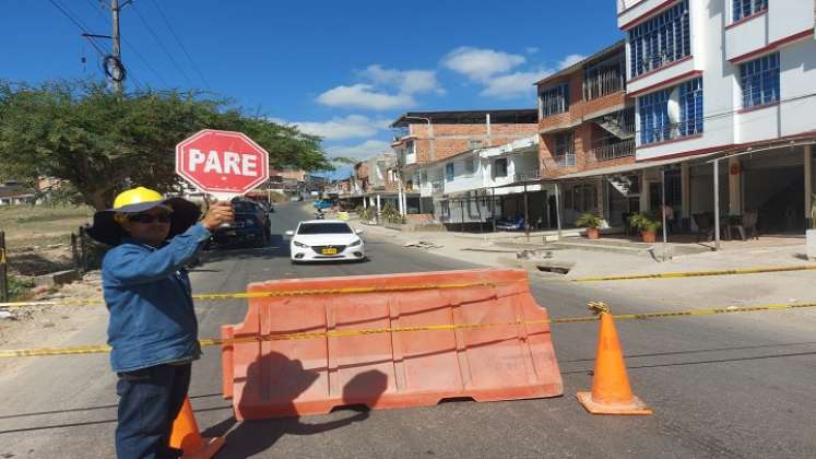 Voceros cívicos cuestionan la calidad de los trabajos adelantados a la entrada de Ocaña./Foto La Opinión