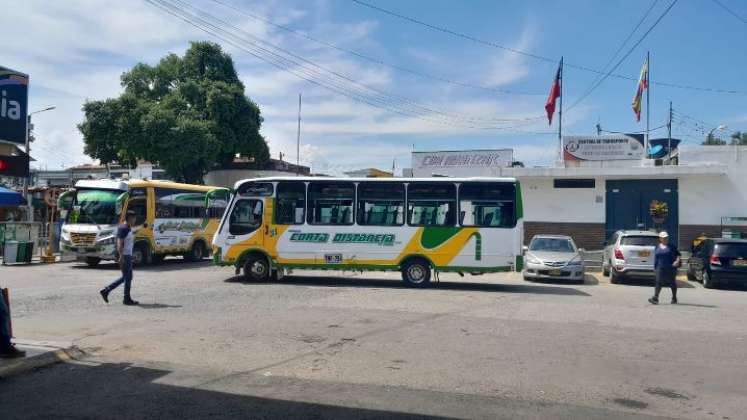 Ayer, en horas de la mañana, solo se observaron buses de la línea colombiana Corta Distancia que iban hasta San Antonio del Táchira.