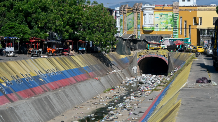 Según Álvaro Contreras, el Canal Bogotá tiene alrededor de 17 kilómetros y pasa por 15 barrios de la ciudad. 