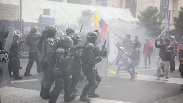 Las marchas convocadas por Petro terminaron en disturbios frente a la Corte Suprema de Justicia./Foto Colprensa