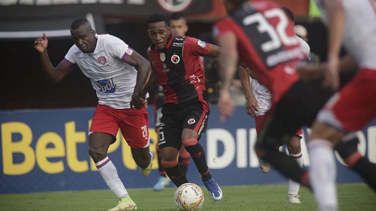 El Cúcuta Deportivo recibe a un urgido Bogotá FC que busca meterse entre los ocho mejores del  campeonato. 