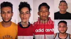 Mediante diligencia de registro y allanamiento a una casa del barrio La Esmeralda de Ocaña, las autoridades capturaron en flagrancia a estos cinco hombres.