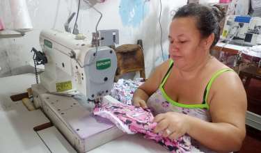 Cerca de 5 talleres de costura hay en El Paraíso. Esos negocios impulsan a varias familias. 