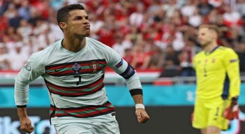 Cristiano Ronaldo celebra tras anotar el segundo gol de su equipo durante el partido de fútbol del Grupo F de la UEFA EURO 2020 entre Hungría y Portugal./Foto: AFP