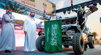 Ser mujer saudita y pilotar en el Dakar