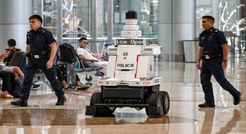 Policías-robots. / Foto: AFP